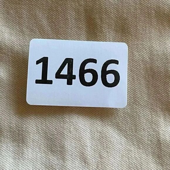 NWT SKIMS SEAMLESS SCULPT
MID THIGH SHORT CLAY SZ S/M #1466 - Picture 5 of 8